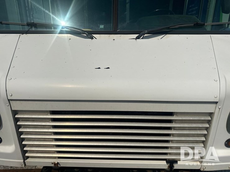 2012-ford-f59-image-4