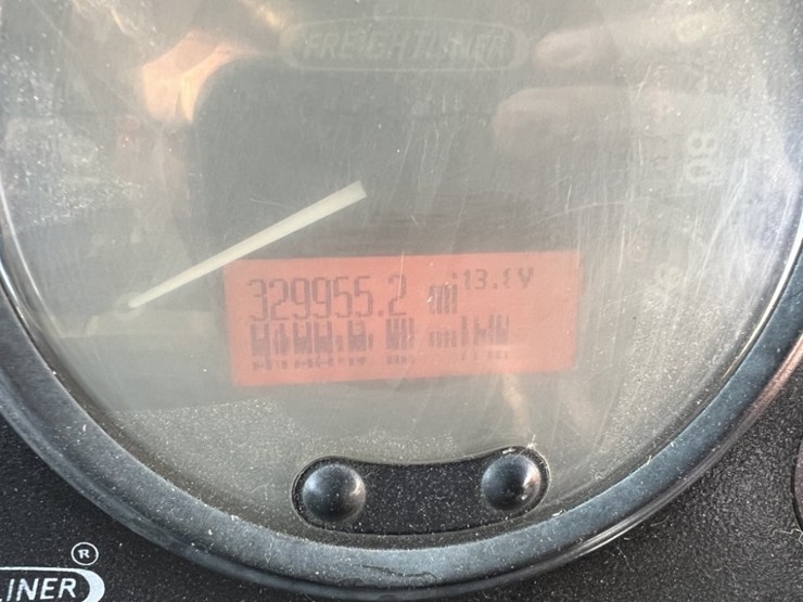 2006-freightliner-mt45-image-33