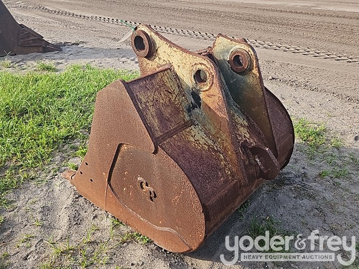 48"-bucket-to-suit-excavator-(damaged)-image-2