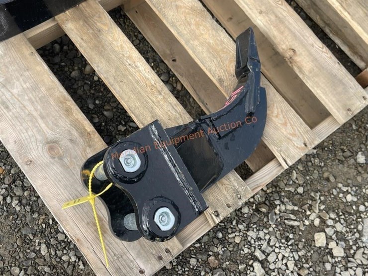 ir-mini-excavator-ripper-image-6