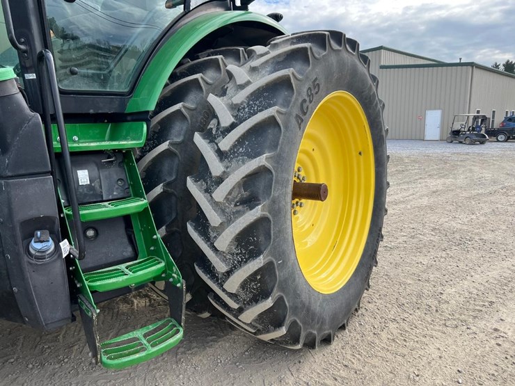 john-deere-8245r-image-11