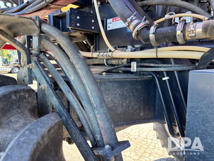 2020-case-ih-patriot-4440-image-54