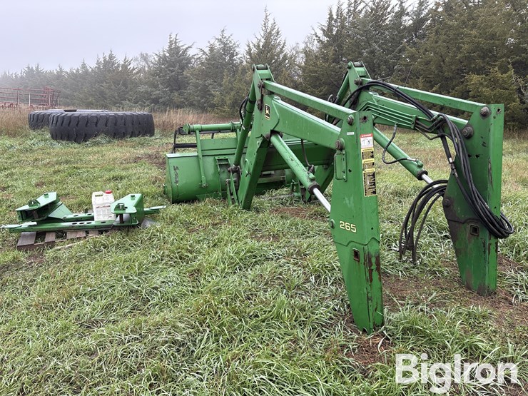 john-deere-265-image-7