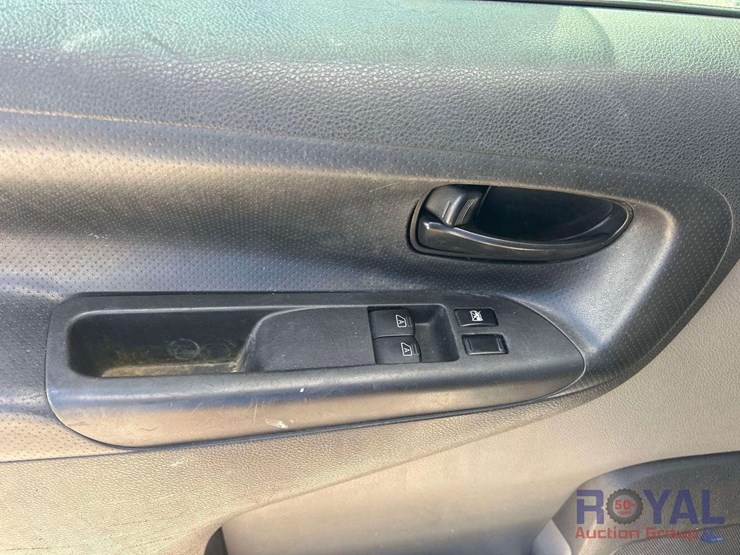 2019-nissan-nv200-image-12