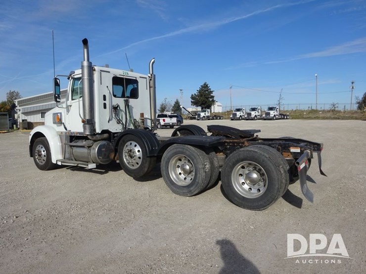 2018-freightliner-coronado-day-cab-glider-truck-(pz13985,-unit-775)-image-33