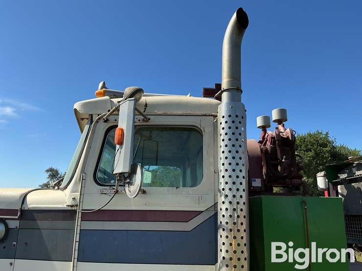 1979-john-deere-685-image-9