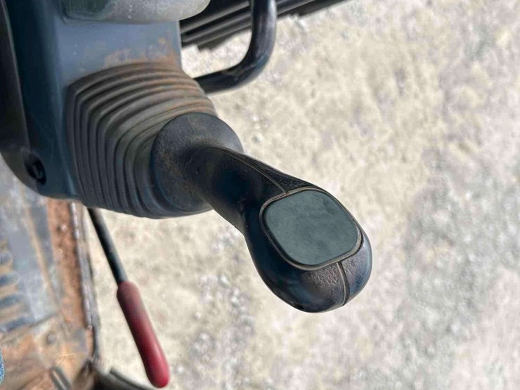 2013-deere-35d-image-15