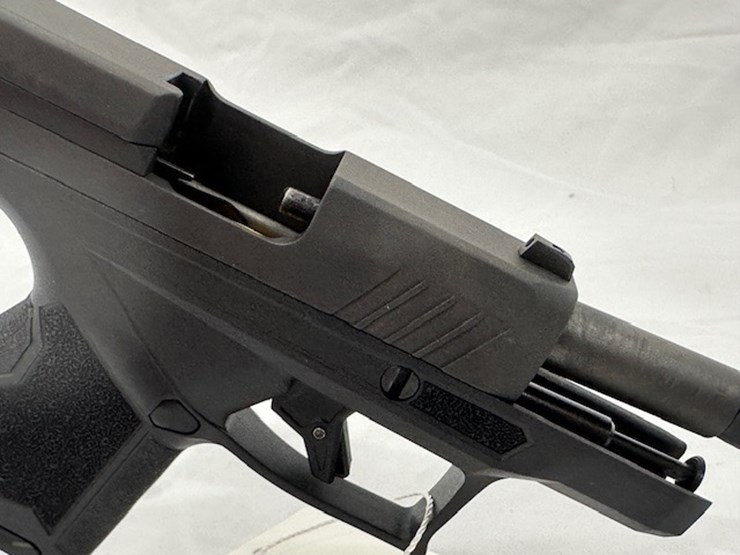 #2025-00065-•-taurus-gx4-pistol-image-29