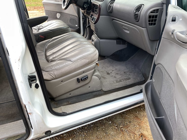1999-chrysler-town-&-country-image-86