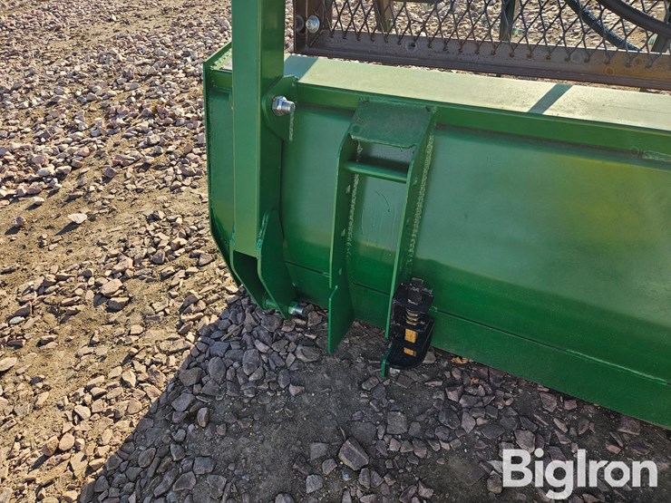 2025-john-deere-740-image-17