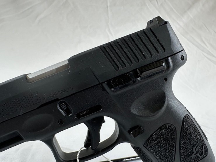 #2025-00069-•-taurus-g3c-pistol-image-15