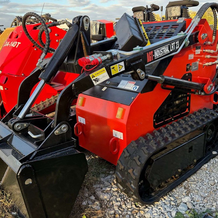 AGT Industrial LRT23 Mini Track Loader