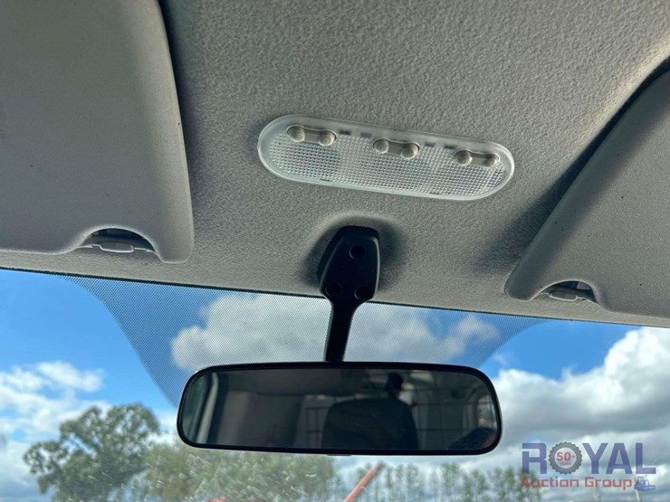 2019-nissan-nv200-image-19