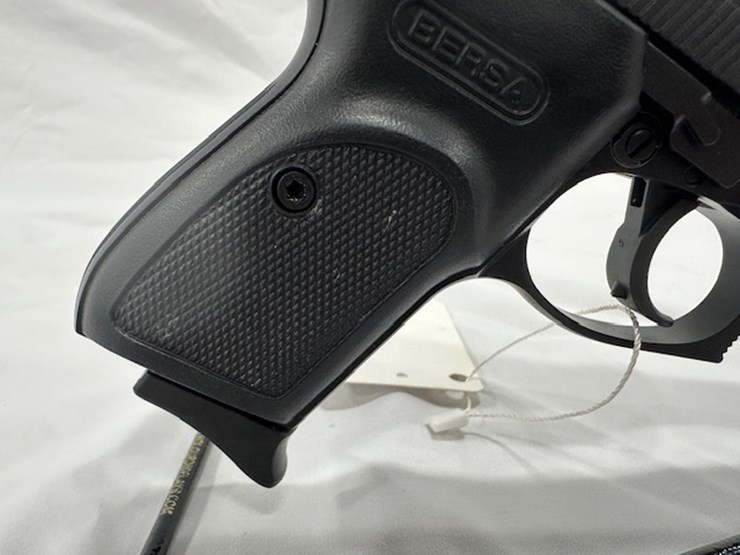 #2025-00052-•-bersa-thunder-22-pistol-image-16
