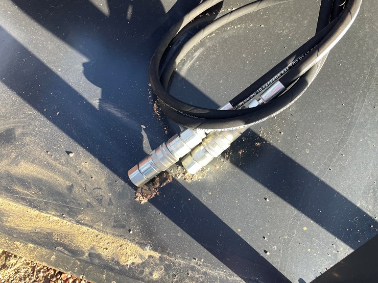 #4052-•-84"-smooth-faced-grapple-bucket-attachment-image-12