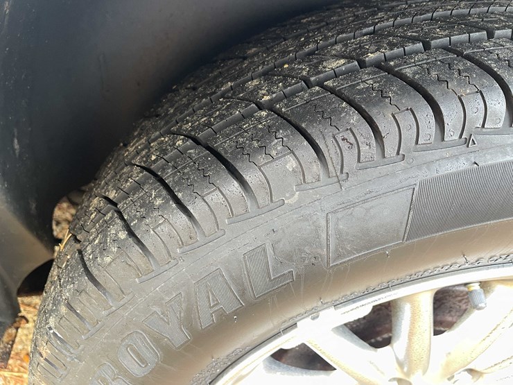 1999-chrysler-town-&-country-image-16