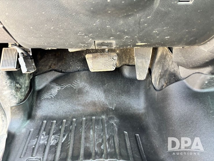 2017-ram-1500-slt-image-79