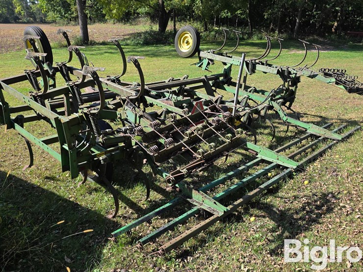 john-deere-1010-image-7