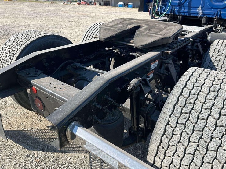 2021-freightliner-cascadia-116-image-23