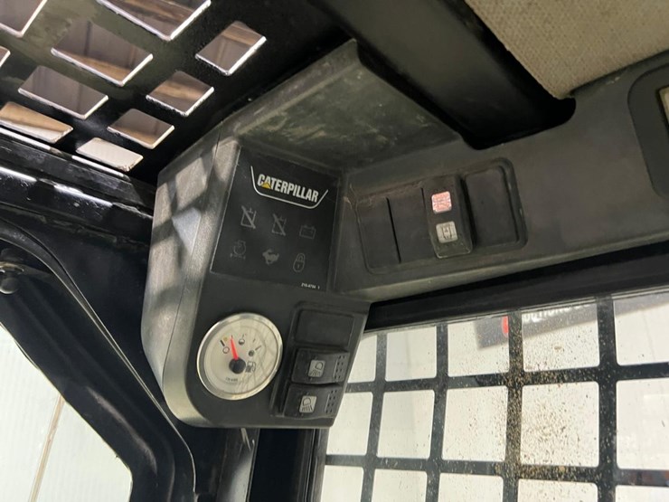 caterpillar-226-image-22