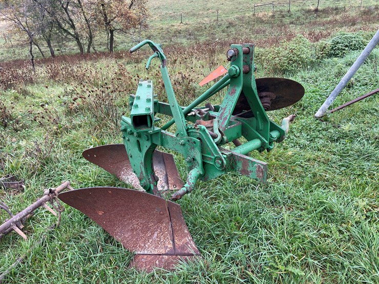 #8141-•-two-bottom-plow-image-3