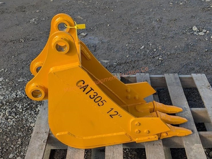 future-cat-305-12"-excavator-bucket-image-2