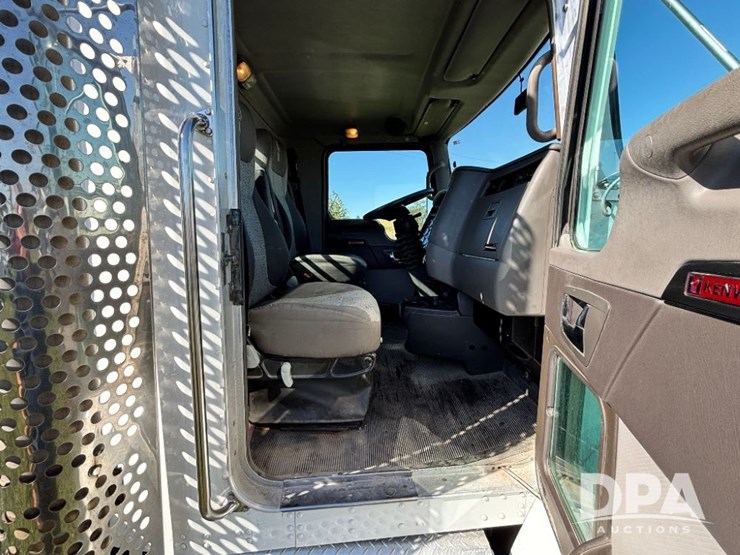 2013-kenworth-t370-image-66