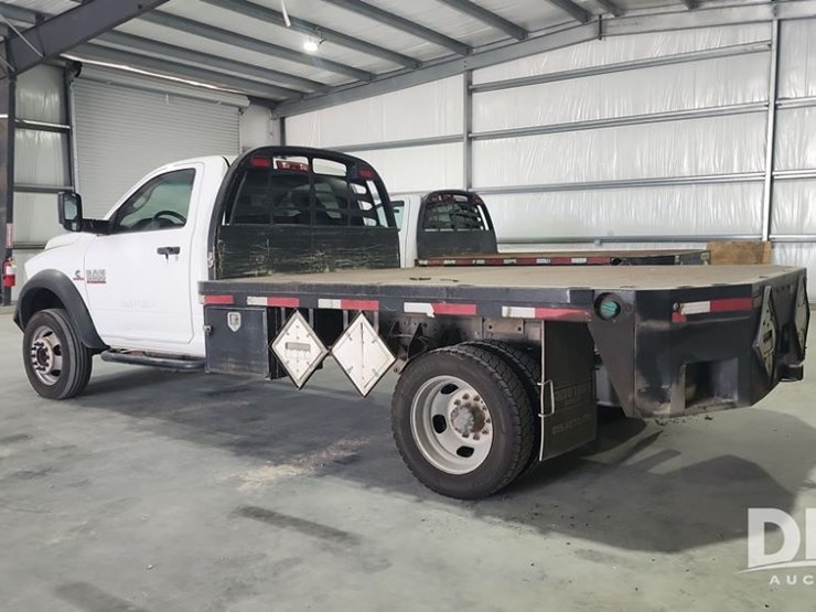 2015-dodge-ram-5500-image-3