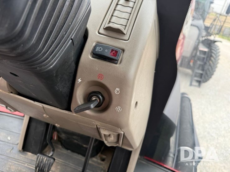 2020-case-ih-trident-5550-image-53