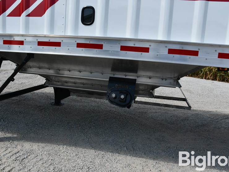 2020-neville-trailer-image-18