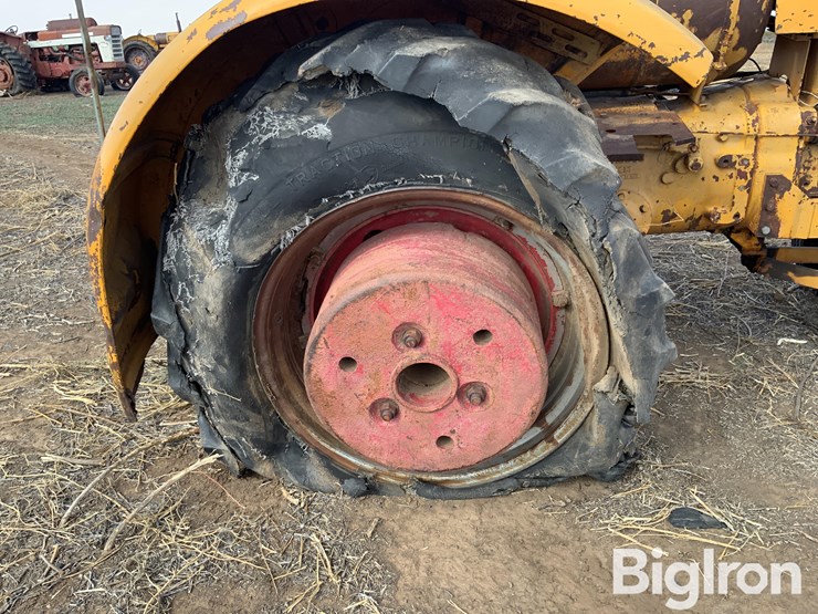 minneapolis-moline-403c-4-2wd-tractor-image-16