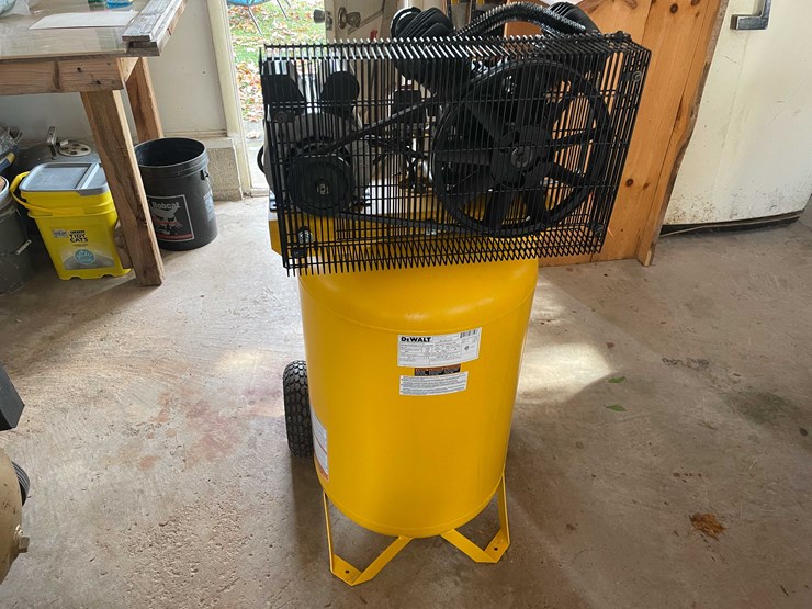 #6606-•-dewalt-air-compressor-image-7