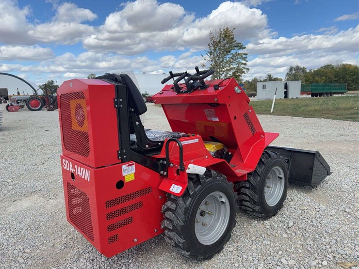 agt-sda-140w-compact-wheel-loader-image-4