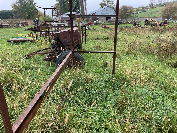 #8114-•-metal-frame-image-11