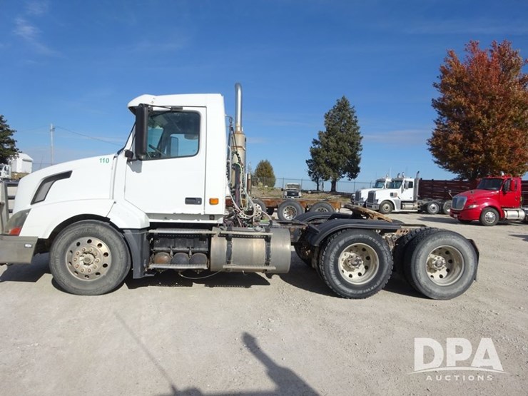 2007-volvo-vnl-day-cab-truck-(pz13987,-unit-110)-image-40
