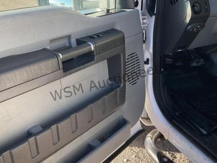 2016-ford-f550-image-28