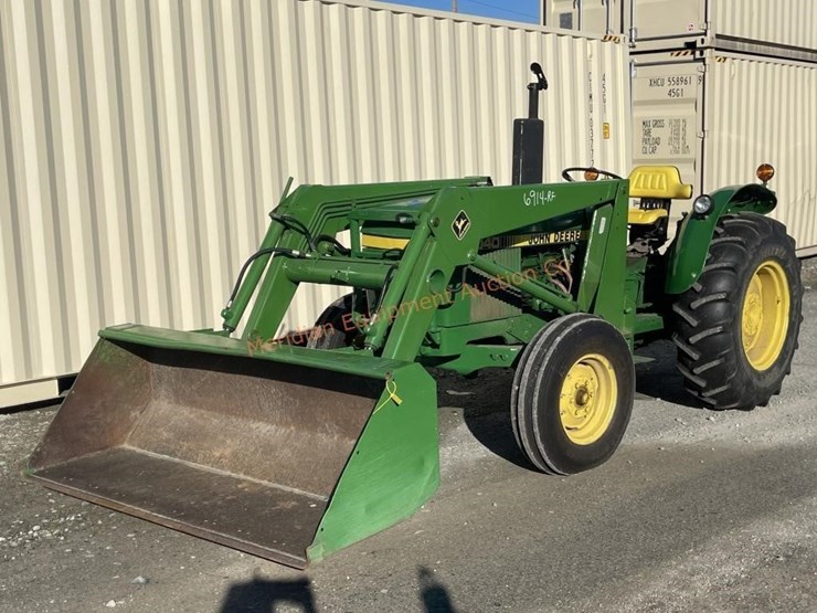 john-deere-2040-image-1
