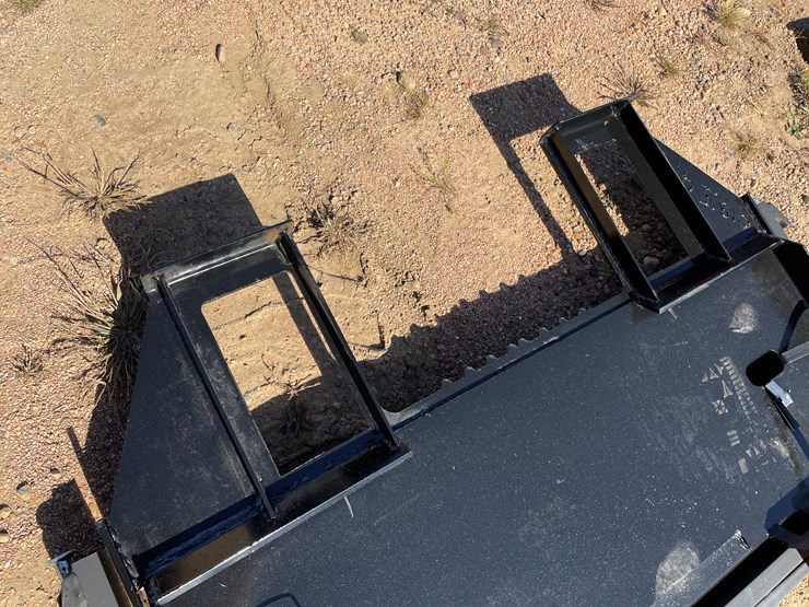 #4137-•-universal-pallet-fork-attachment-image-6