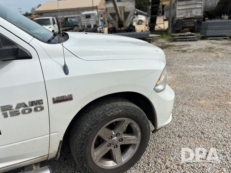 2013-dodge-ram-1500-image-26