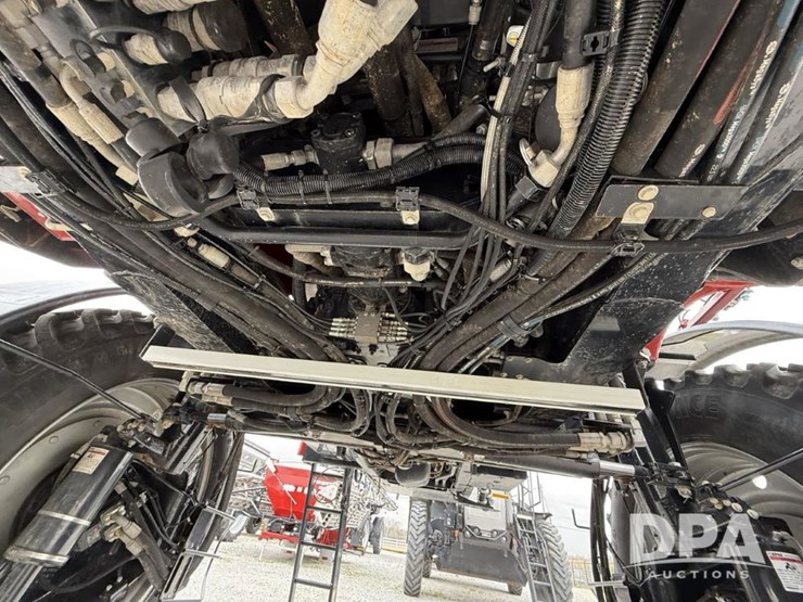 2020-case-ih-trident-5550-image-33