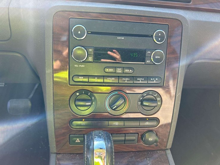 2008-ford-taurus-sel-sedan-image-14