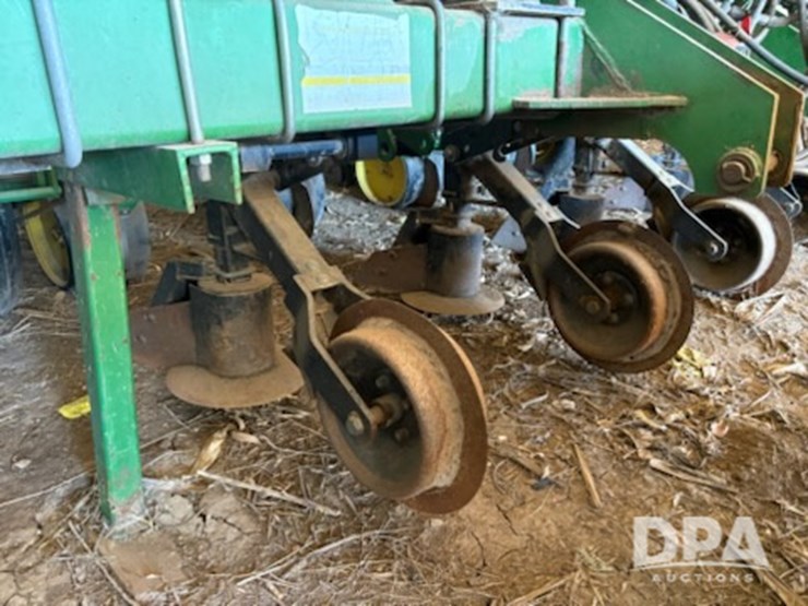 john-deere-7300-image-5