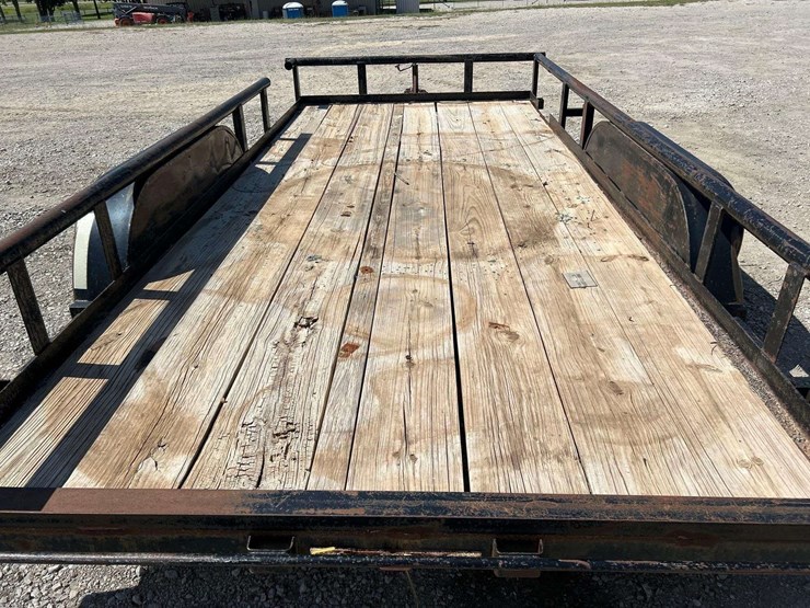 2003-big-tex-10pi-16ft.-t/a-pipe-top-utility-trailer-image-8