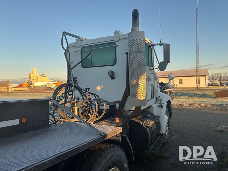 international-9100-image-16