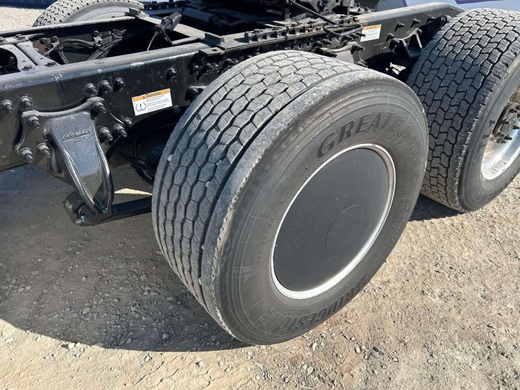 2021-freightliner-cascadia-116-image-27