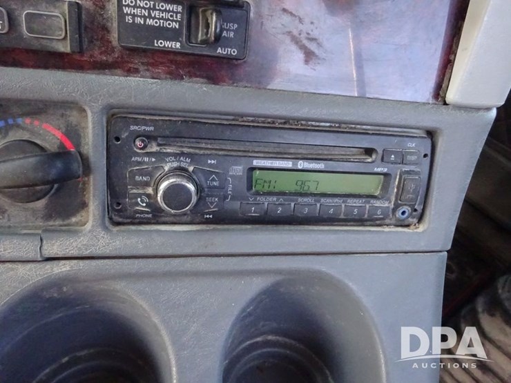 2016-freightliner-coronado-day-cab-glider-truck-(pz13982,-unit-720)-image-98