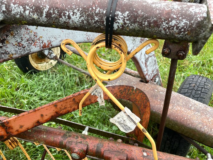 #8033-•-new-idea-hay-rake-image-15