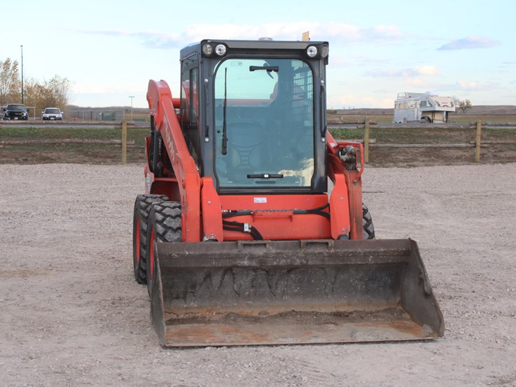 2023-kubota-ssv75-image-14