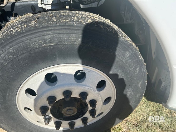 2006-freightliner-century-dry-truck-(cp1180-unit-16052)-image-11