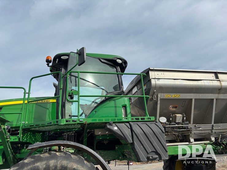 2019-john-deere-r4038-image-16